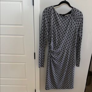 LOFT by Ann Taylor Monochrome Geometric Long Sleeve Dress